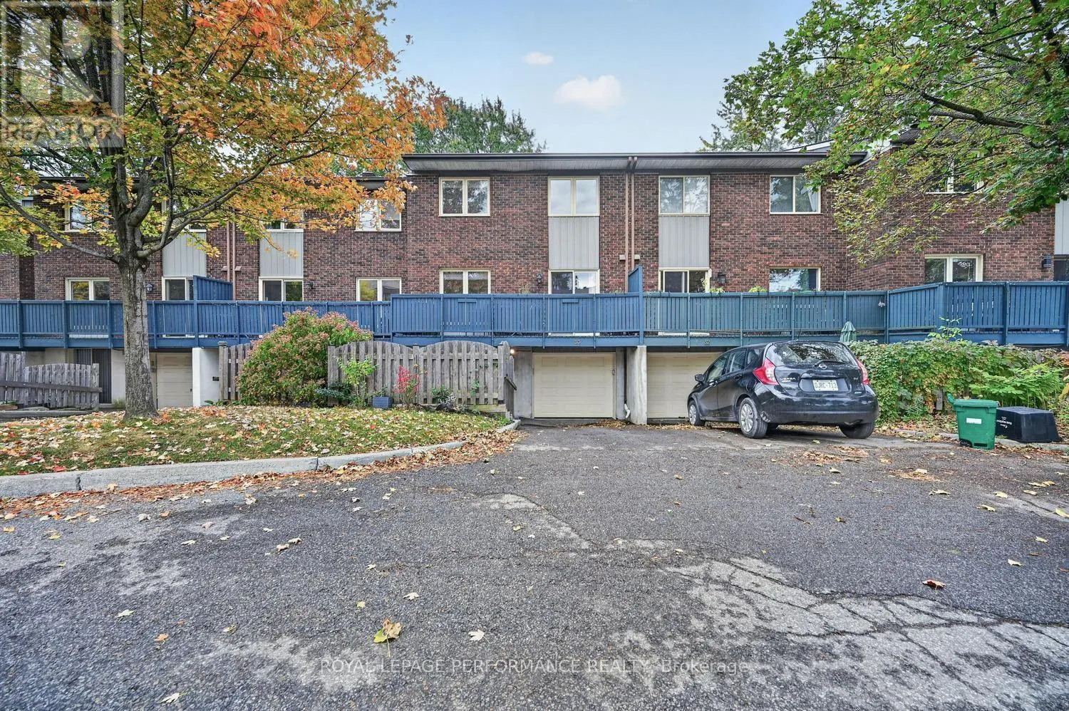 30 VIEWPOINTE PRIVATE