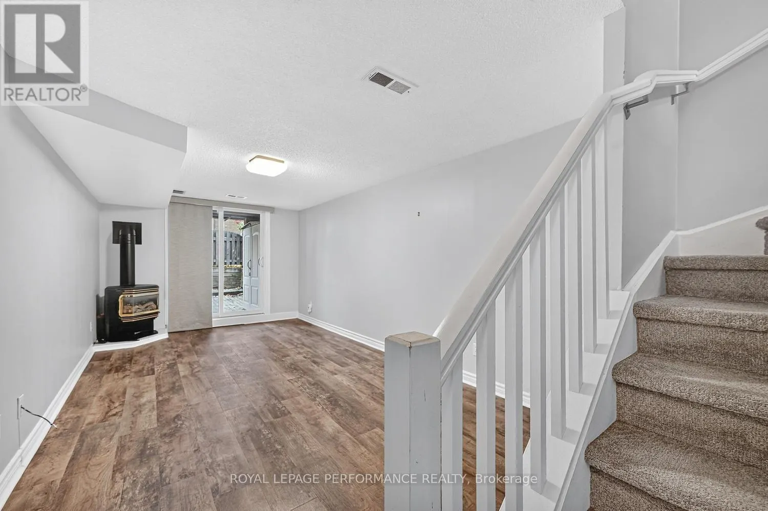 30 VIEWPOINTE PRIVATE