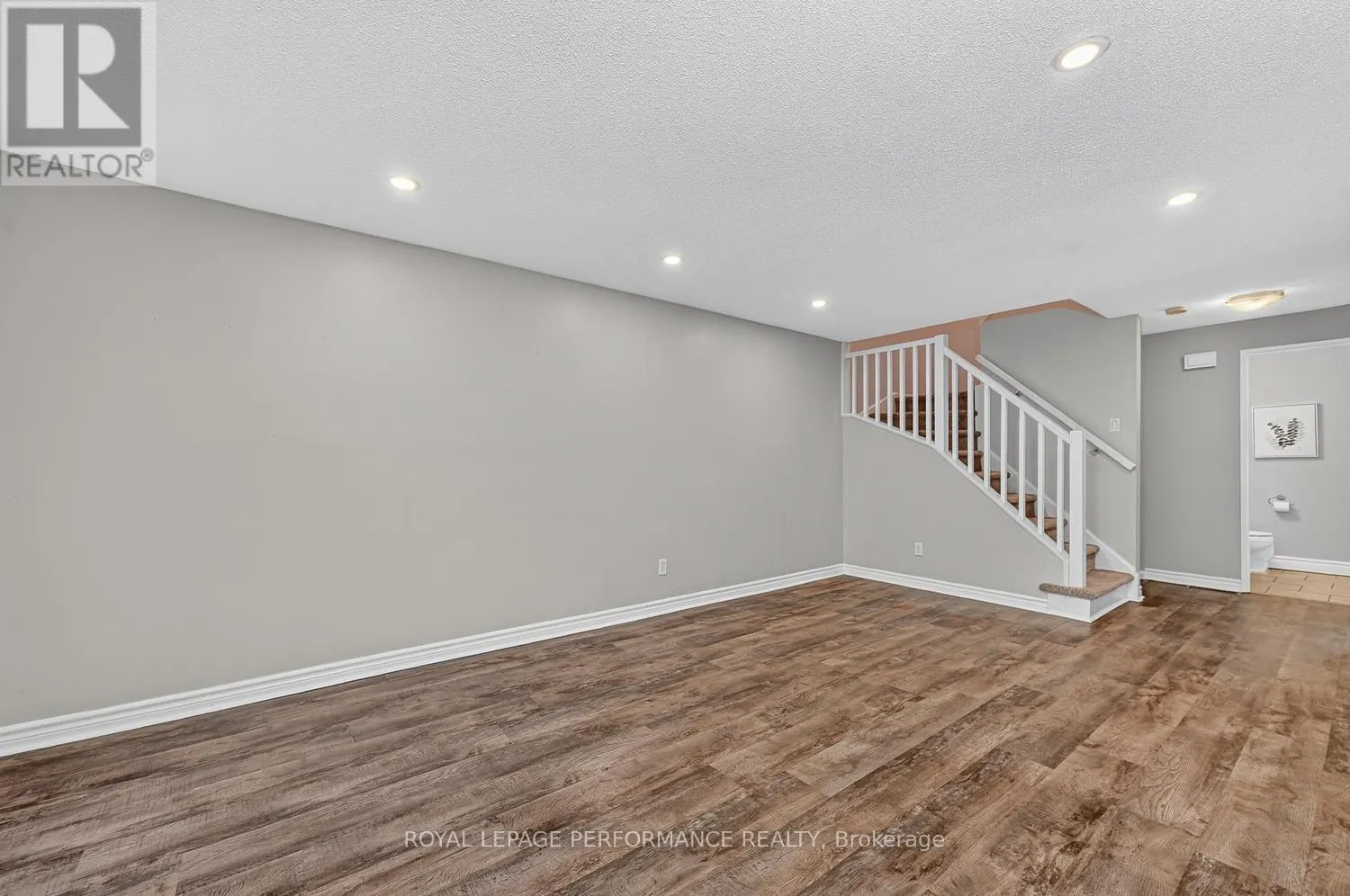 30 VIEWPOINTE PRIVATE