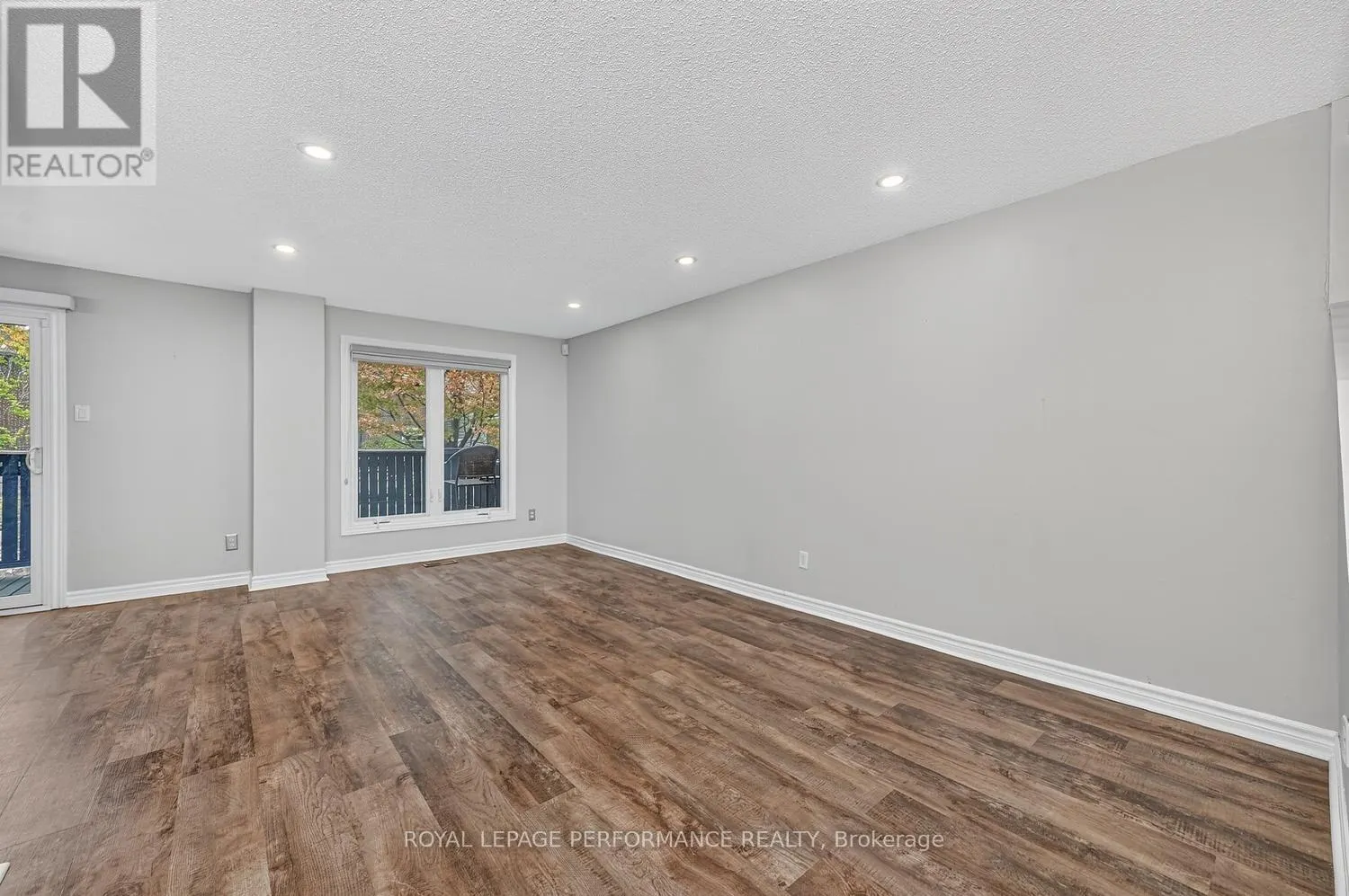 30 VIEWPOINTE PRIVATE