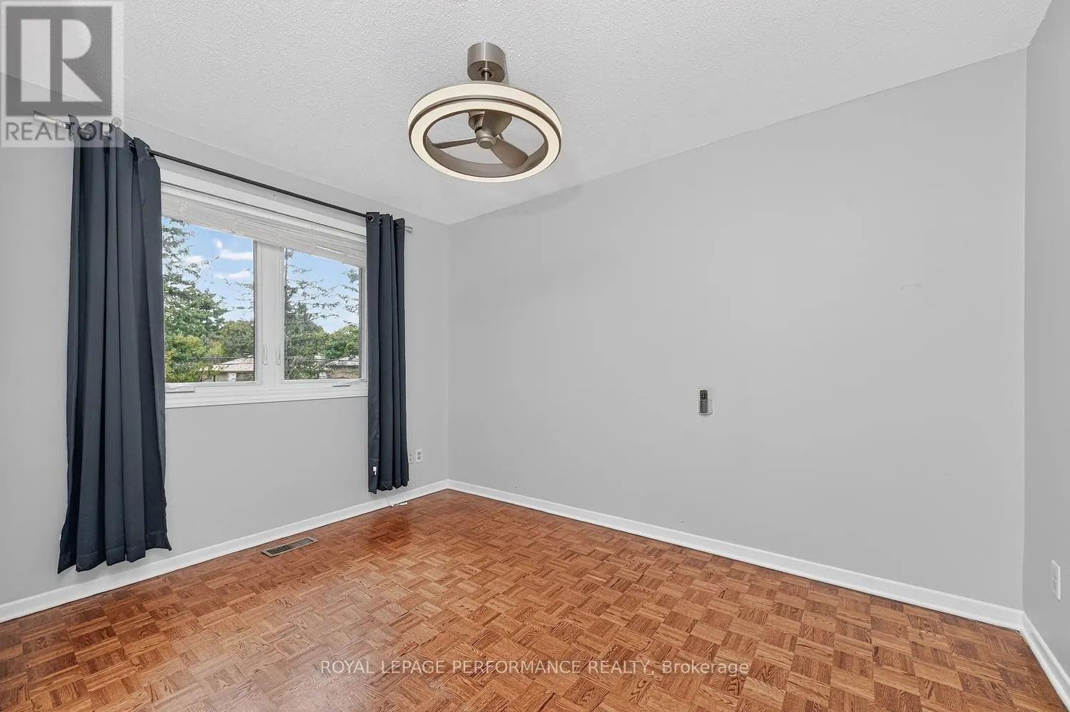 30 VIEWPOINTE PRIVATE