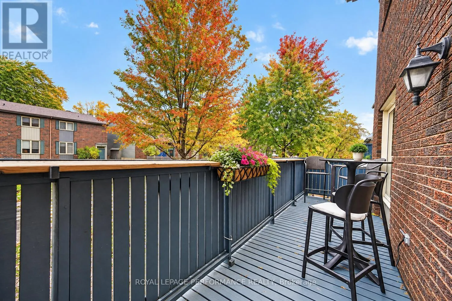 30 VIEWPOINTE PRIVATE