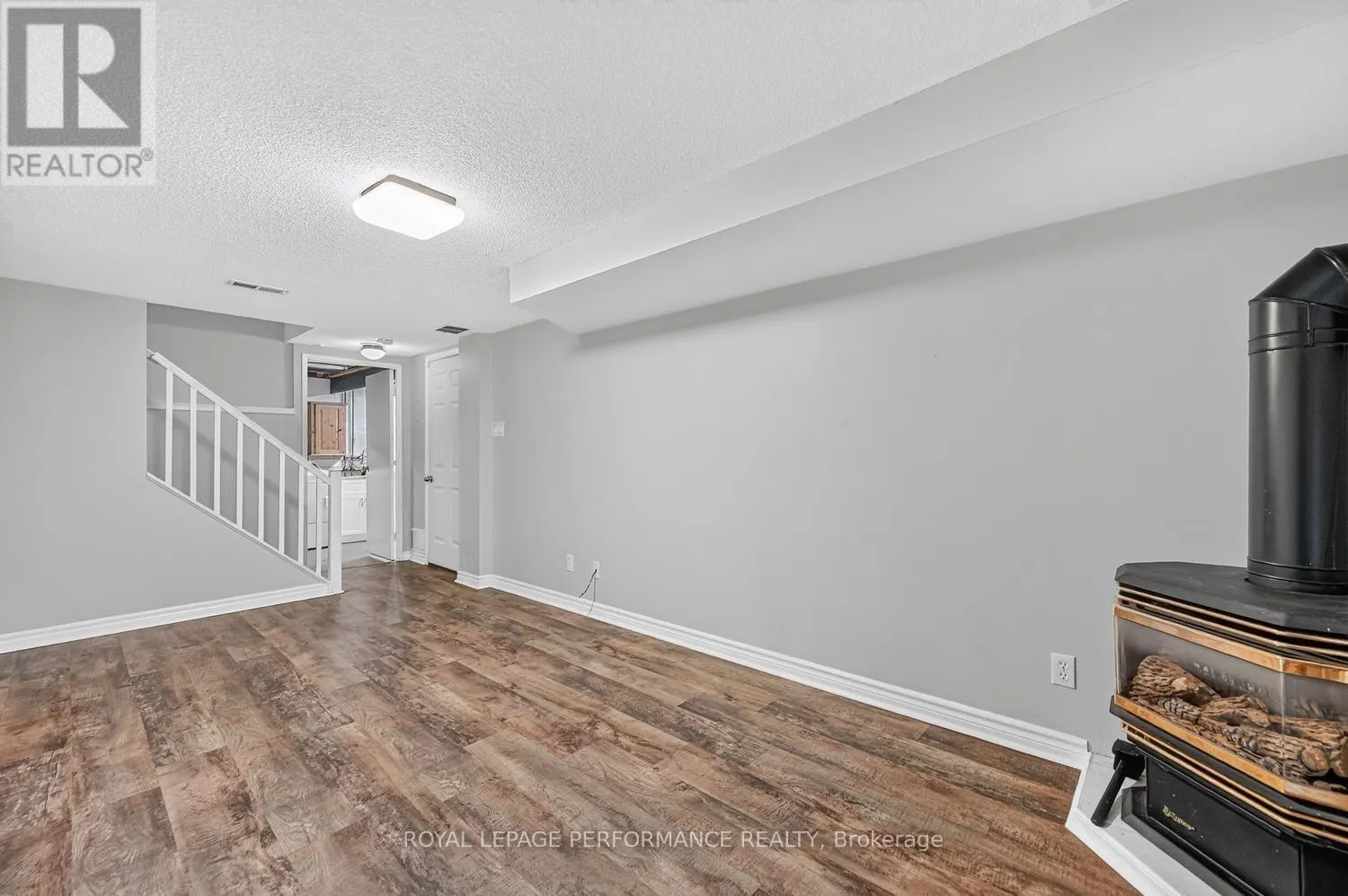 30 VIEWPOINTE PRIVATE