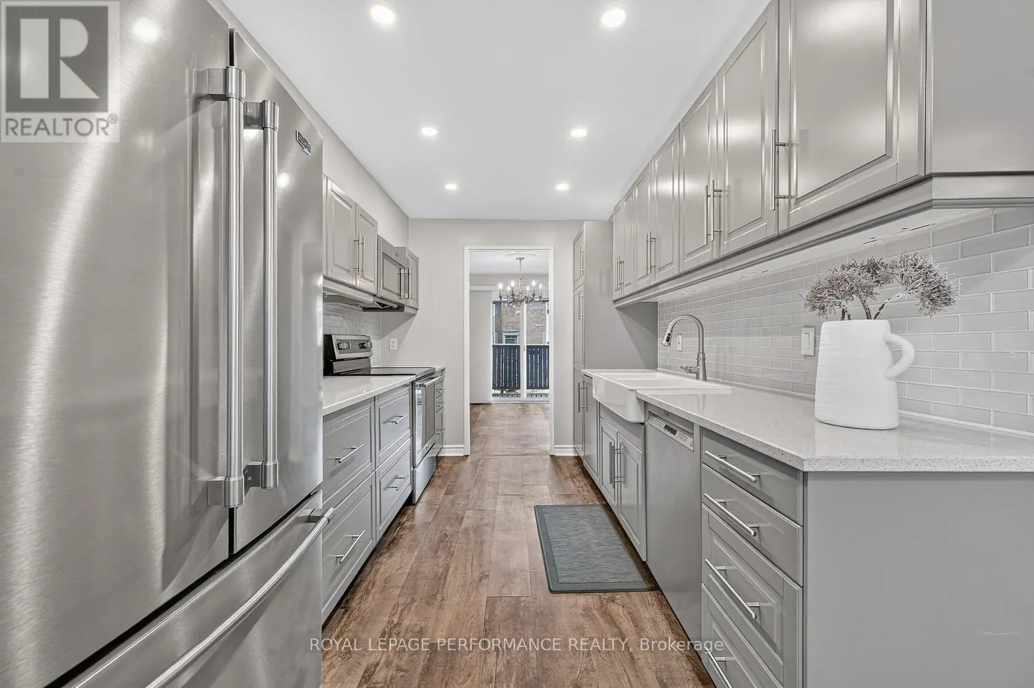 30 VIEWPOINTE PRIVATE