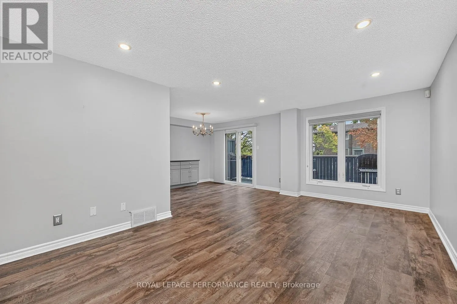 30 VIEWPOINTE PRIVATE