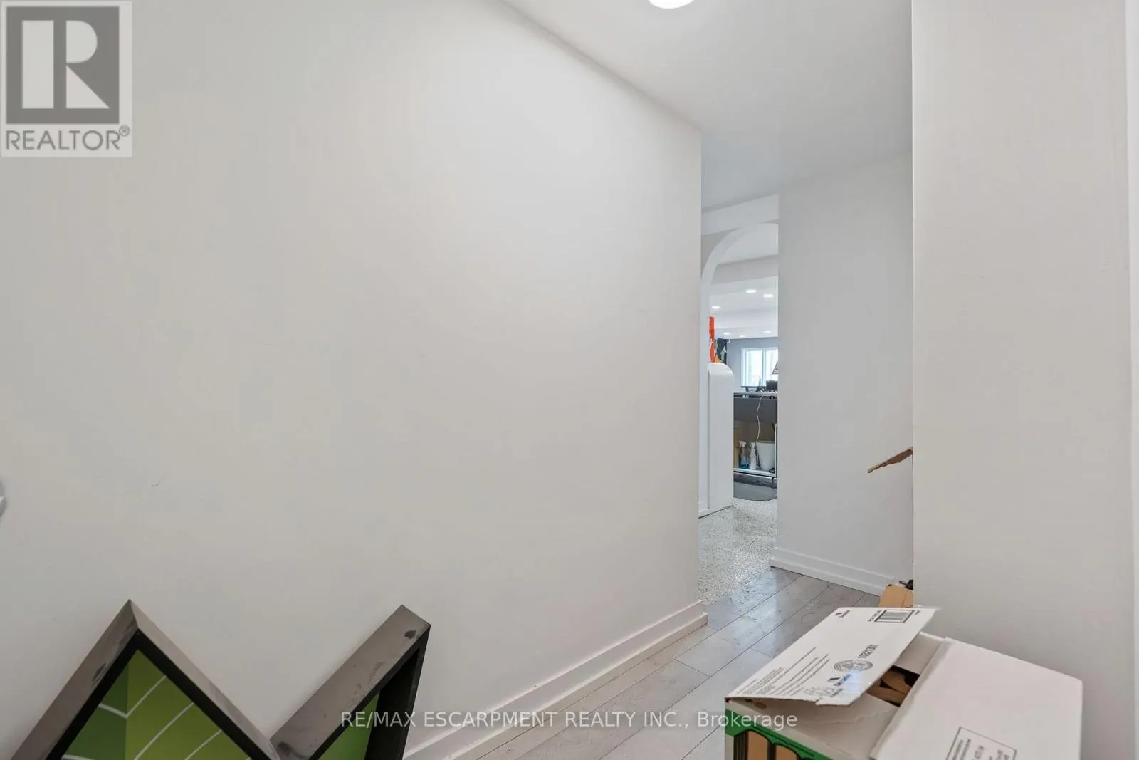 14 CAITHNESS STREET E
