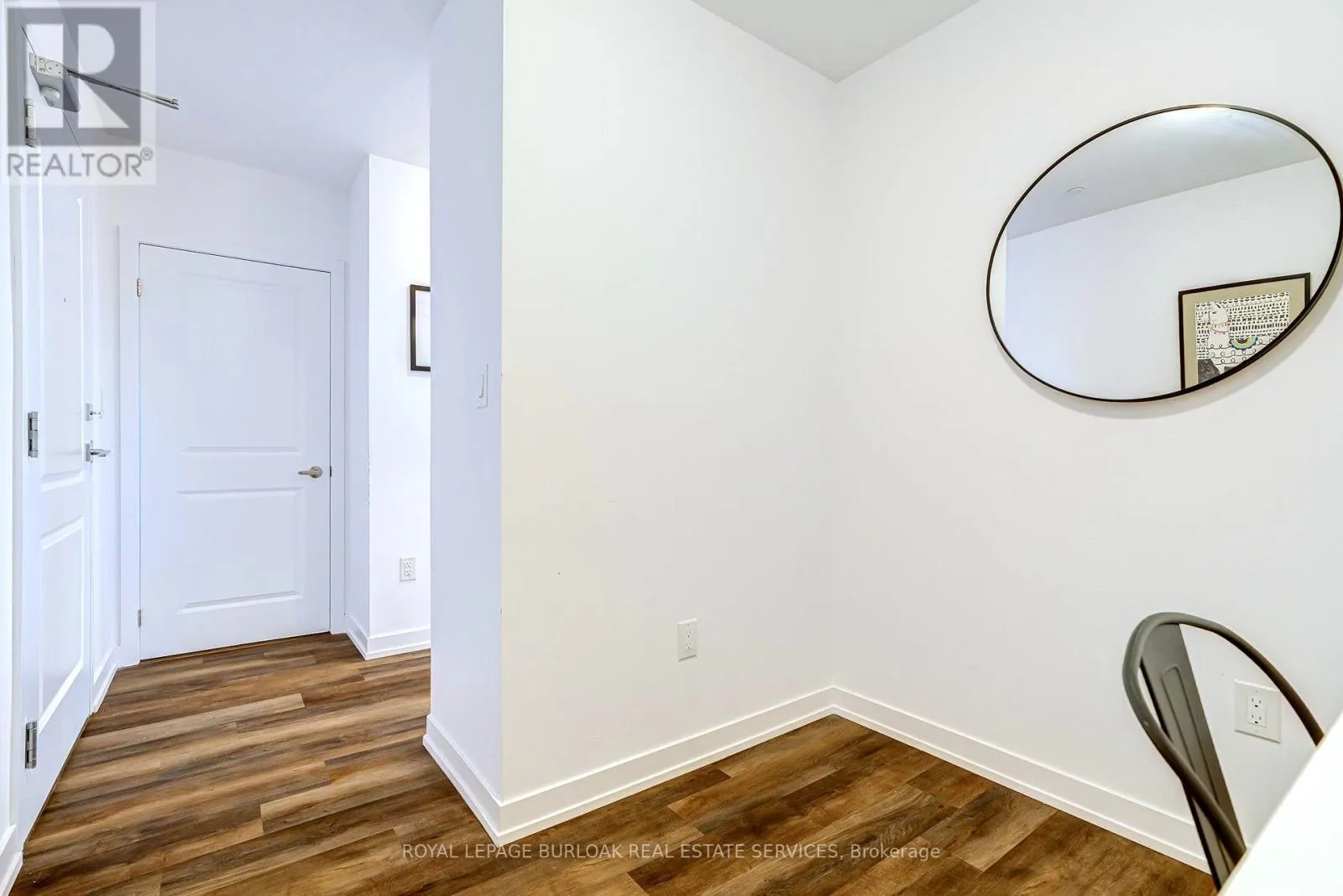 516 - 450 DUNDAS STREET E