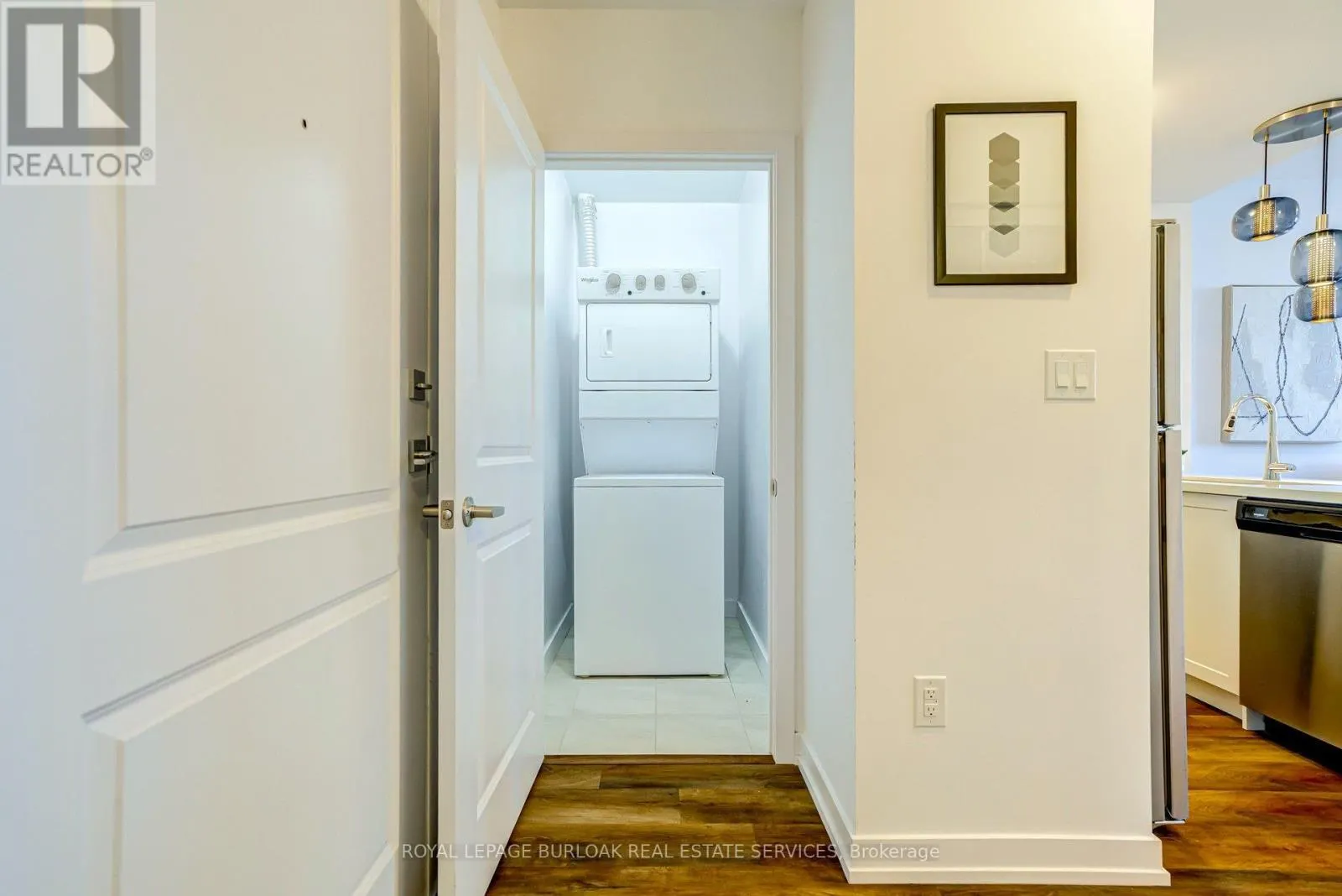 516 - 450 DUNDAS STREET E