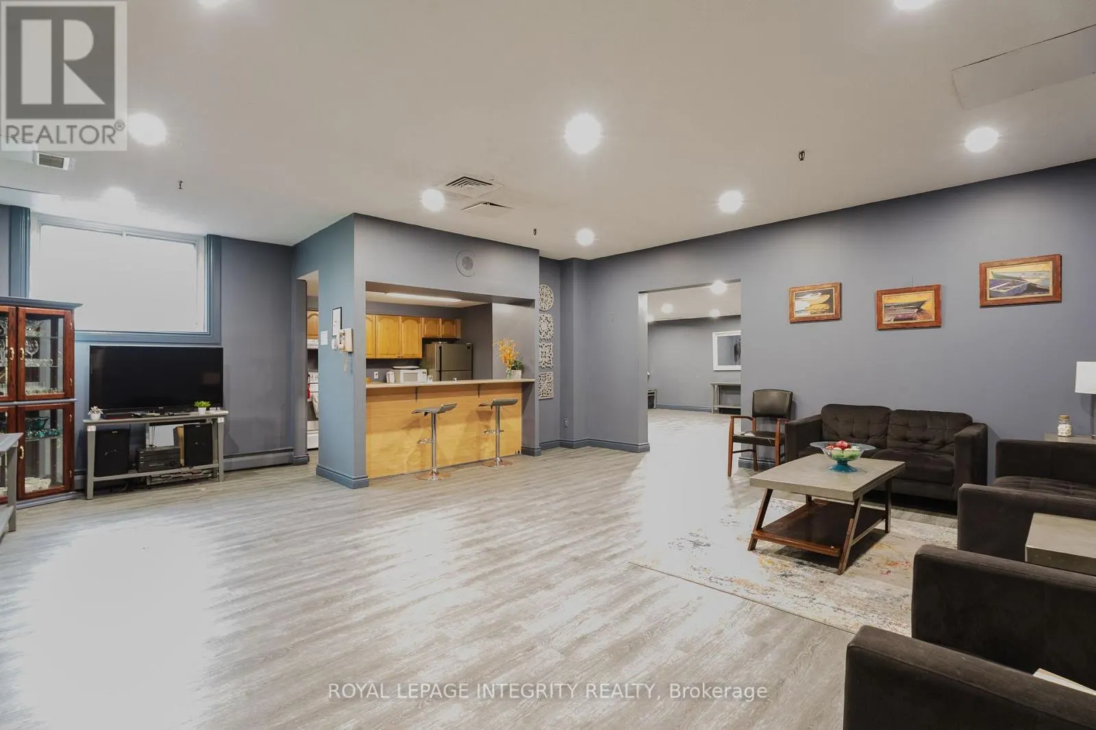 212 - 2650 SOUTHVALE CRESCENT