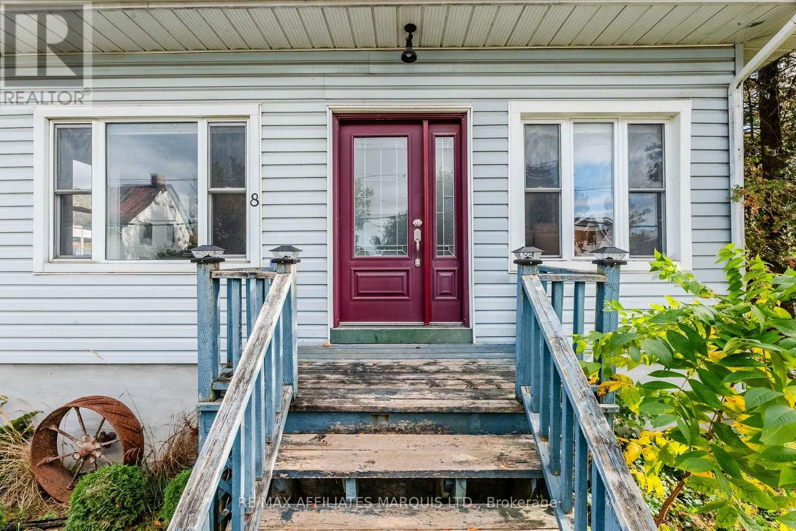 8 MECHANIC STREET W
