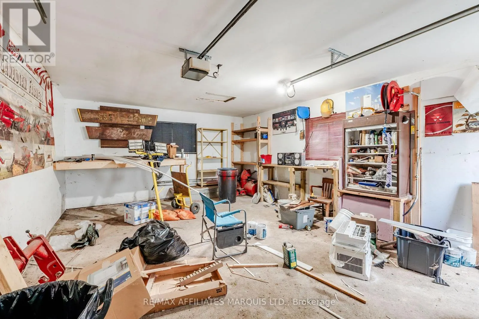 8 MECHANIC STREET W