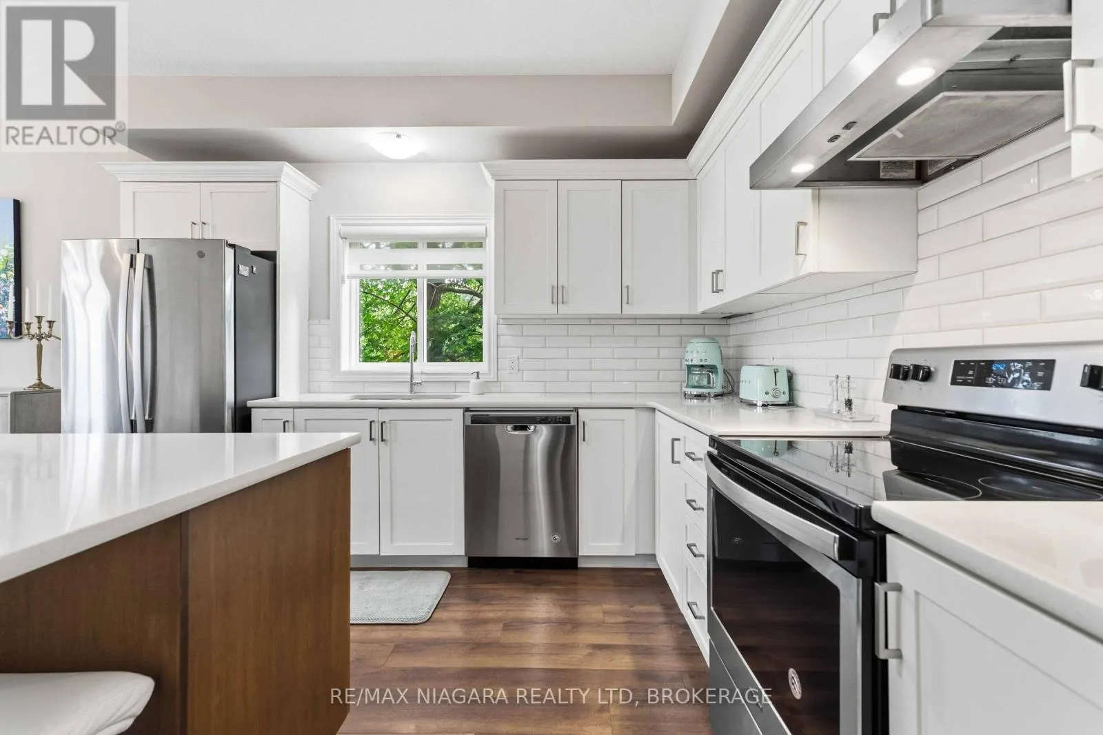 23B BLOOMFIELD AVENUE