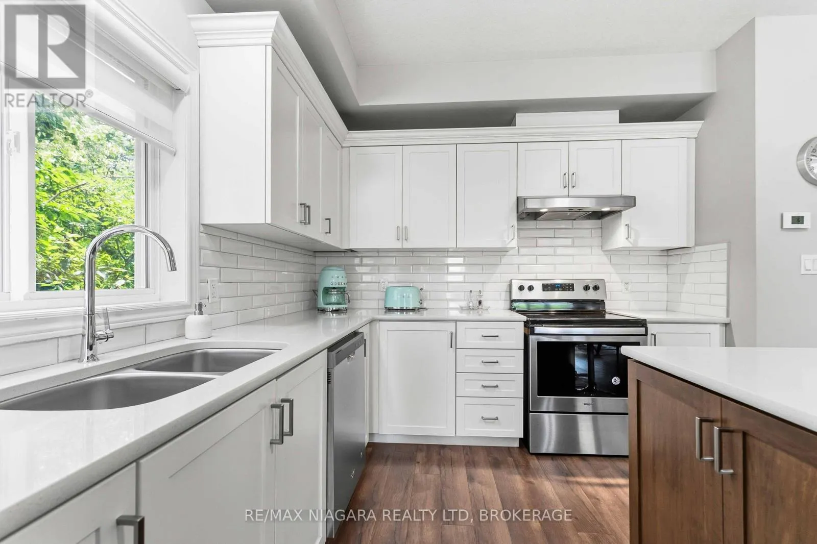 23B BLOOMFIELD AVENUE