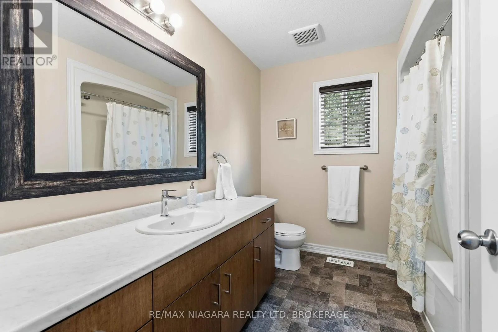 23B BLOOMFIELD AVENUE