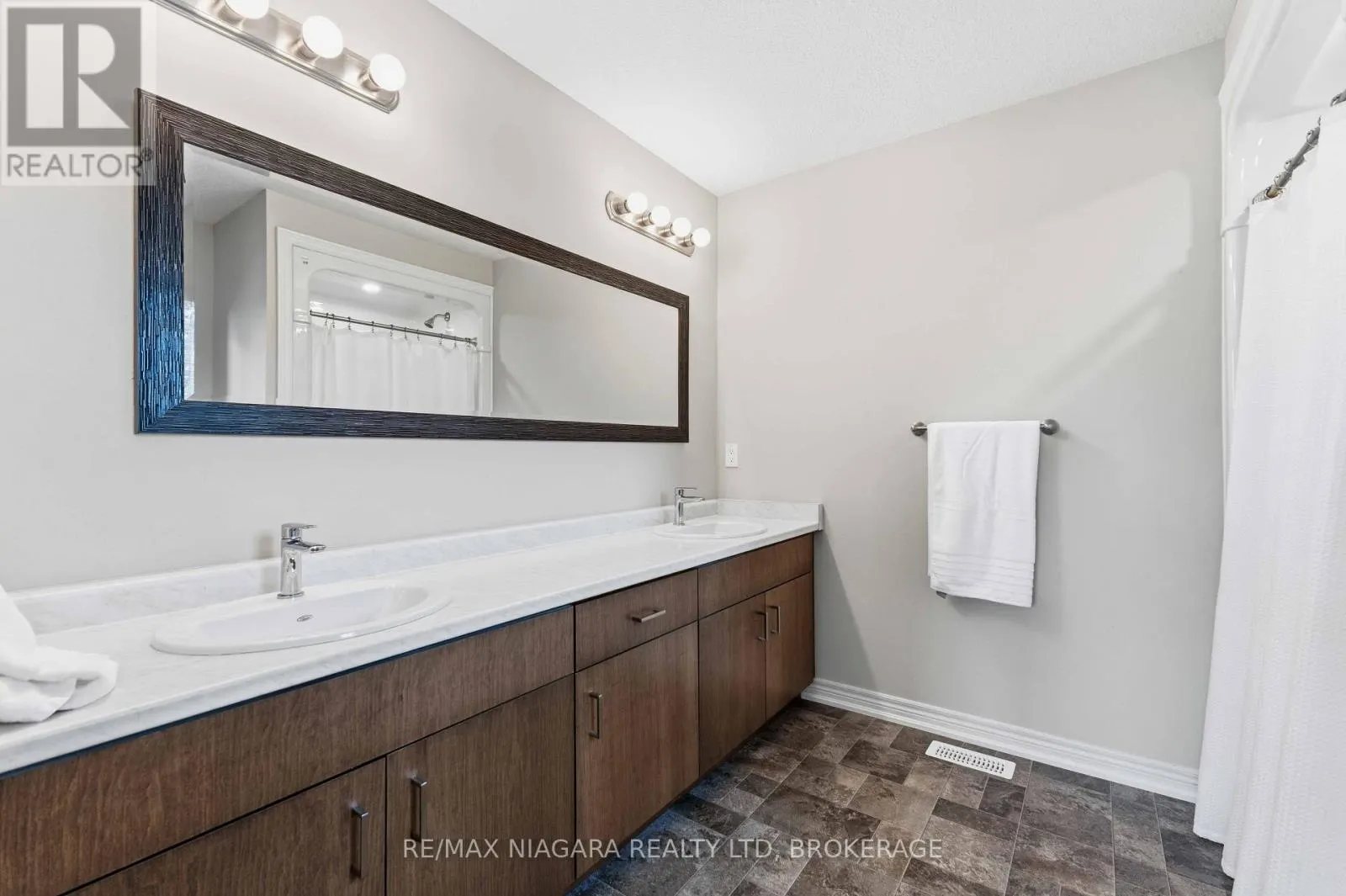 23B BLOOMFIELD AVENUE