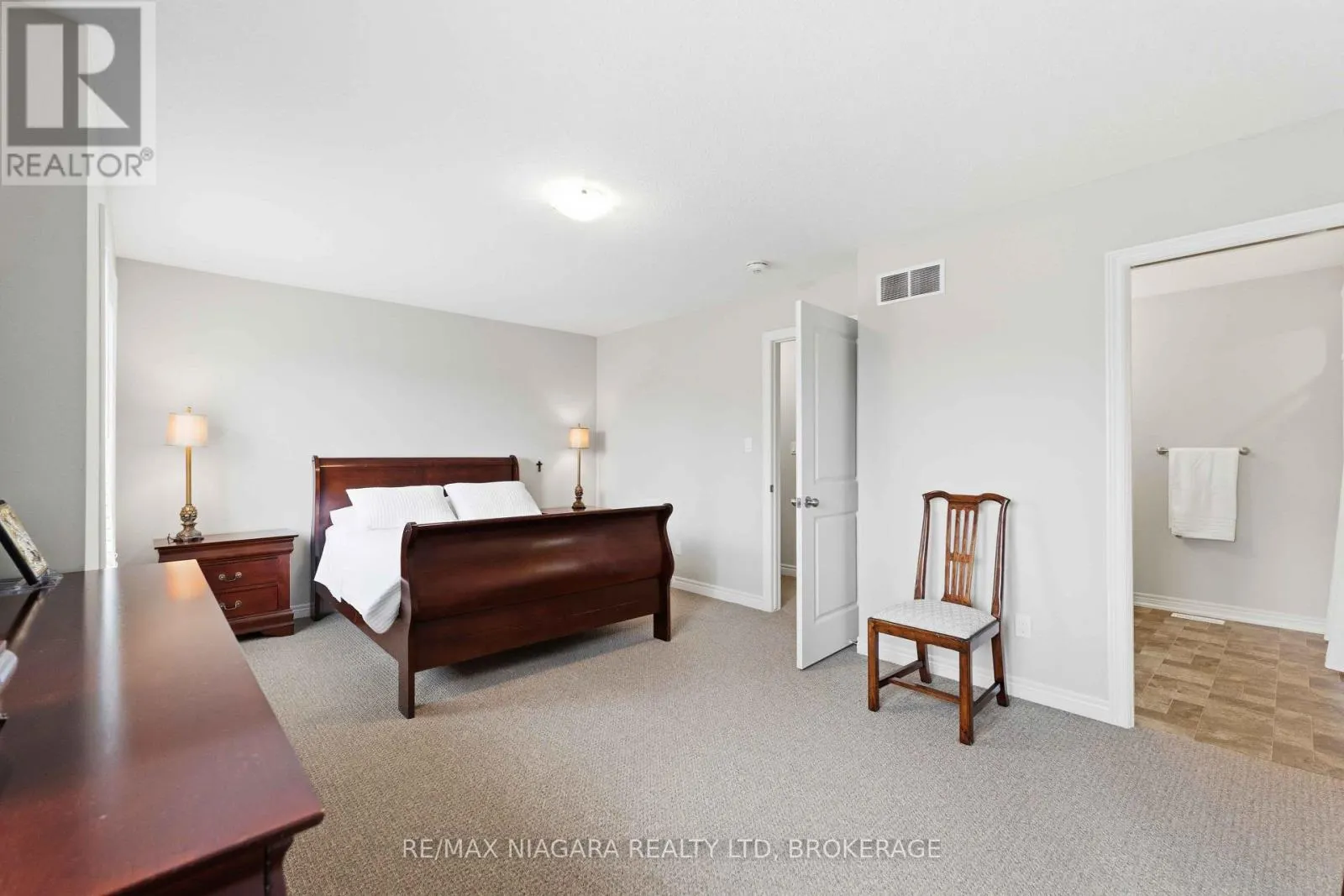 23B BLOOMFIELD AVENUE