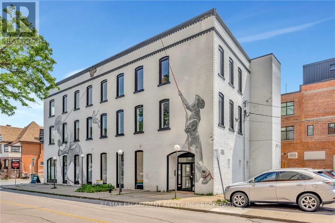 380 KING STREET E