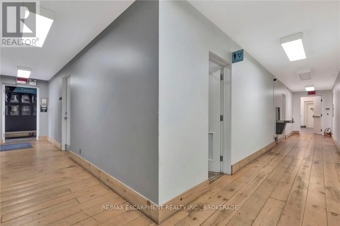 380 KING STREET E