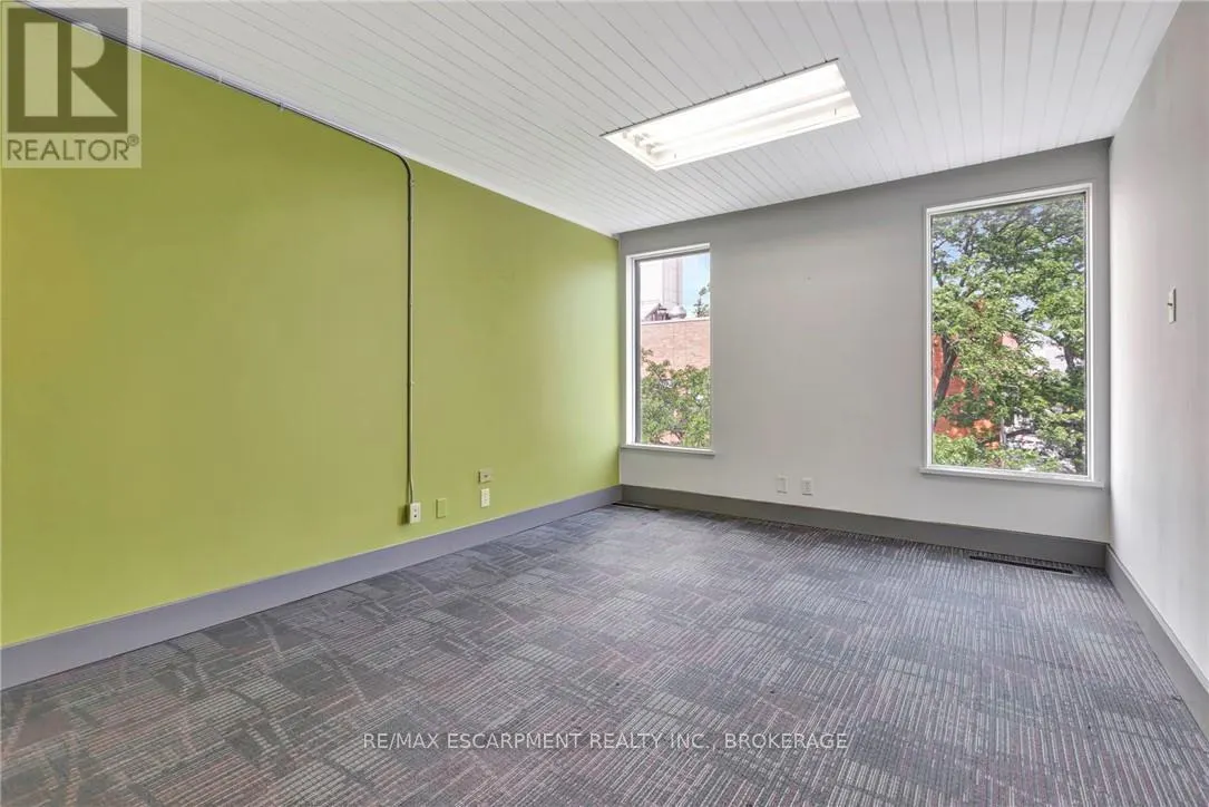 380 KING STREET E