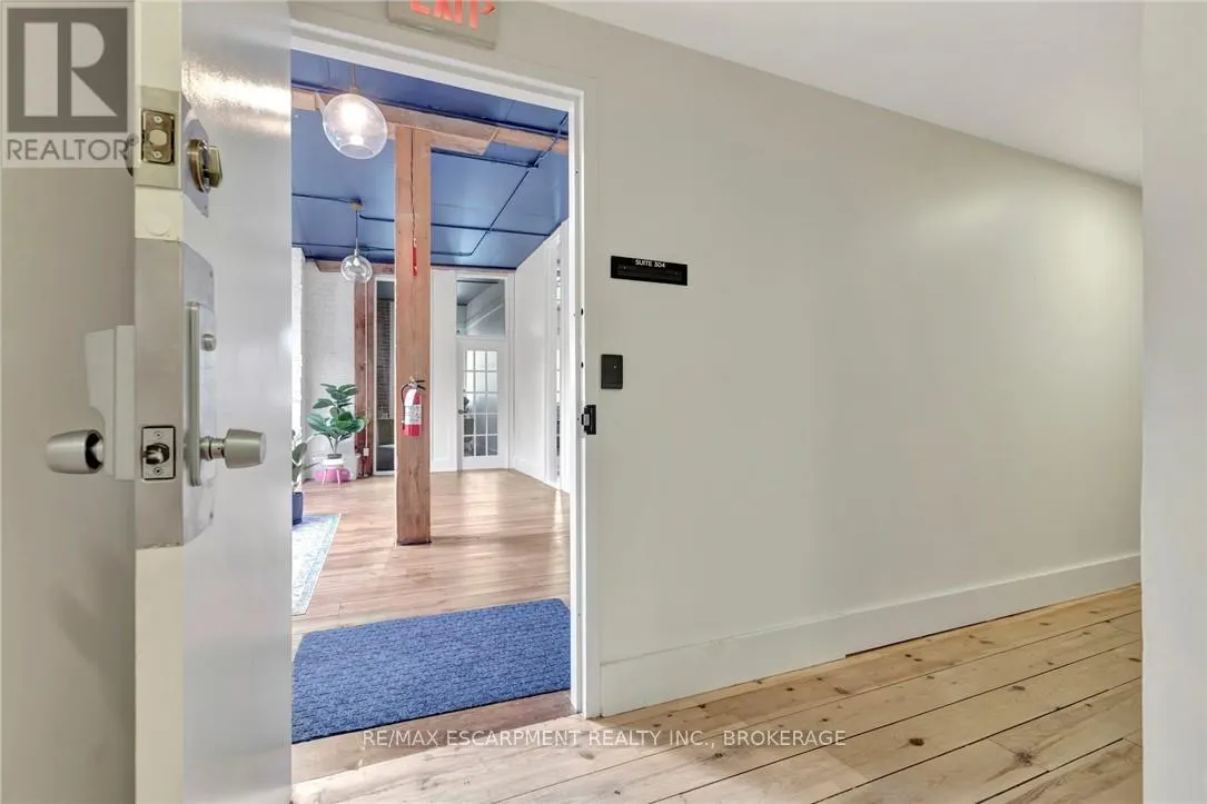 380 KING STREET E