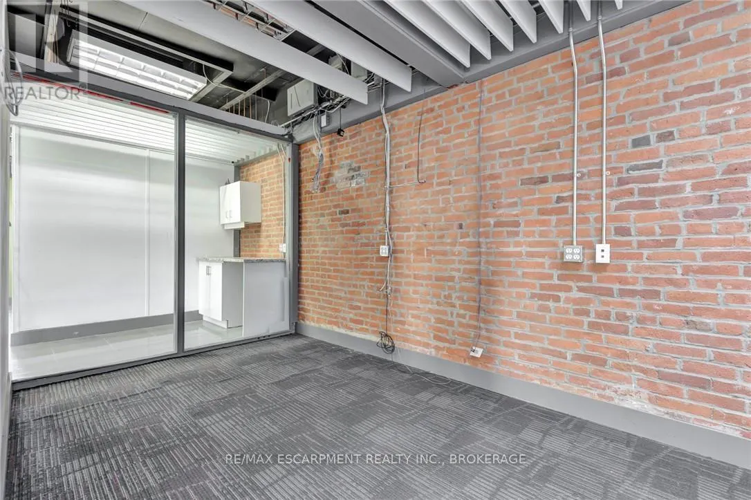 380 KING STREET E