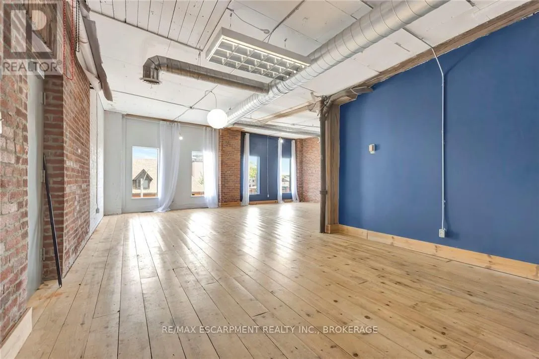 380 KING STREET E