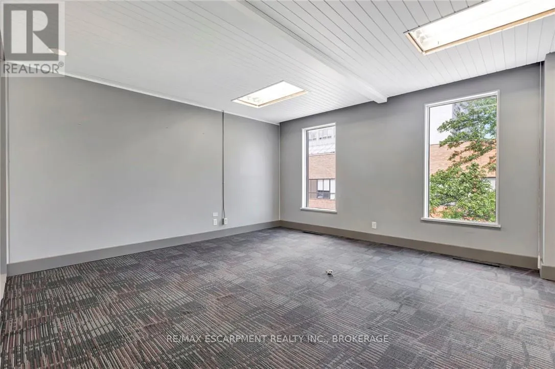 380 KING STREET E