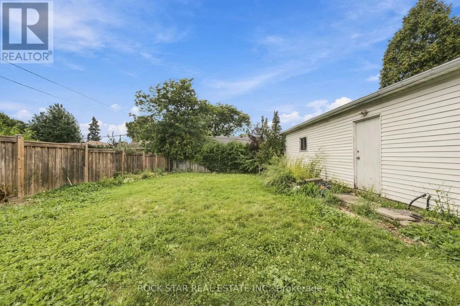 LOWER - 1052 FENNELL AVENUE E