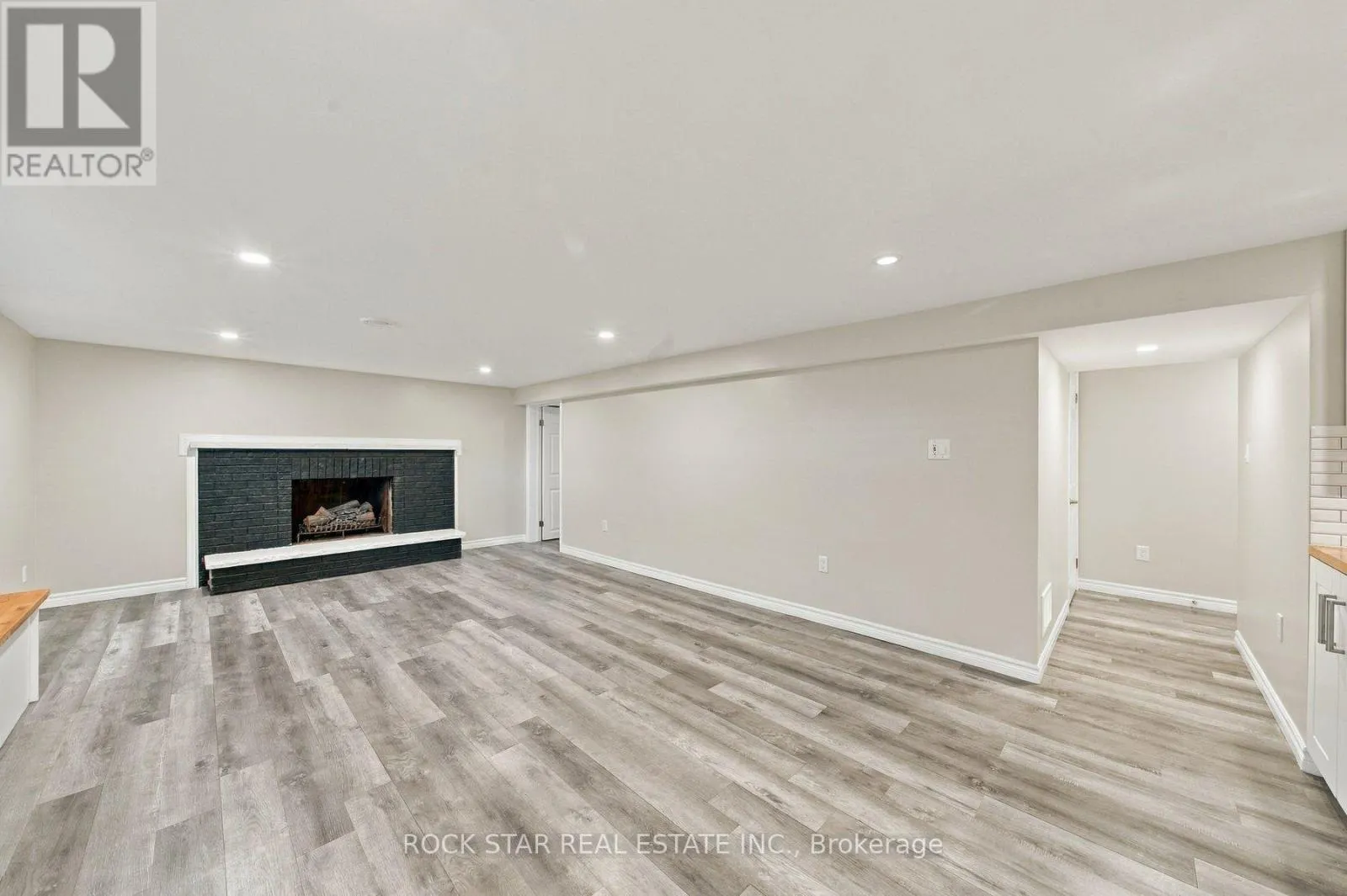 LOWER - 1052 FENNELL AVENUE E
