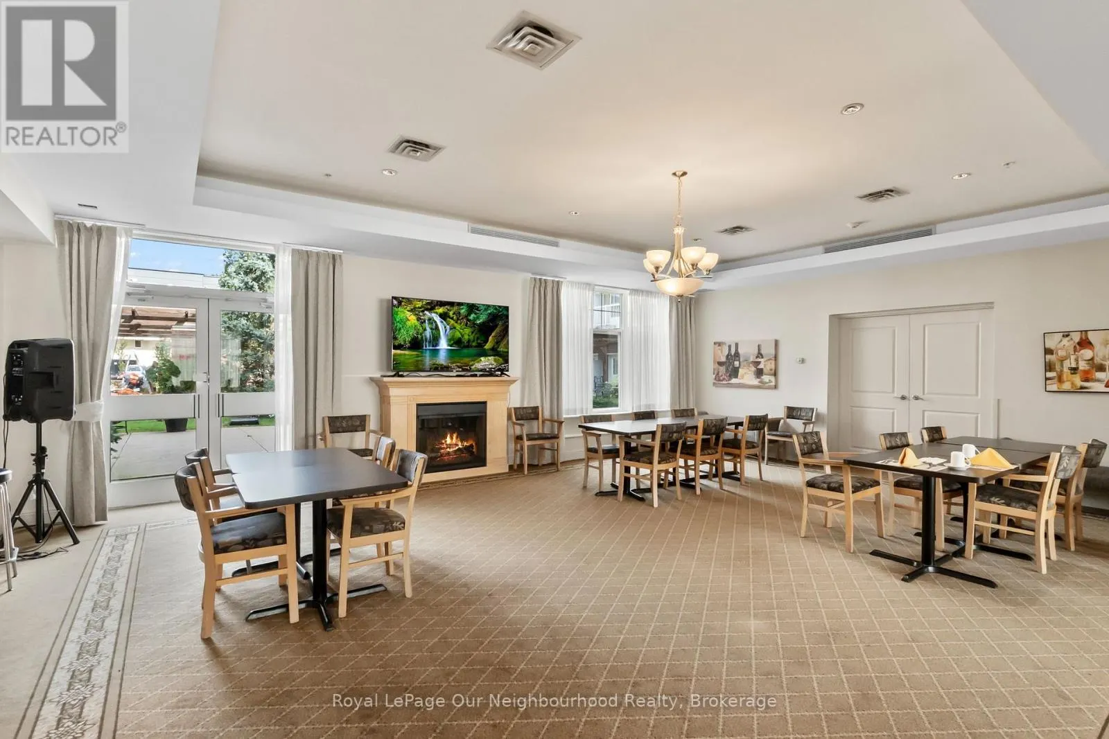 425 - 240 CHAPEL STREET #425
