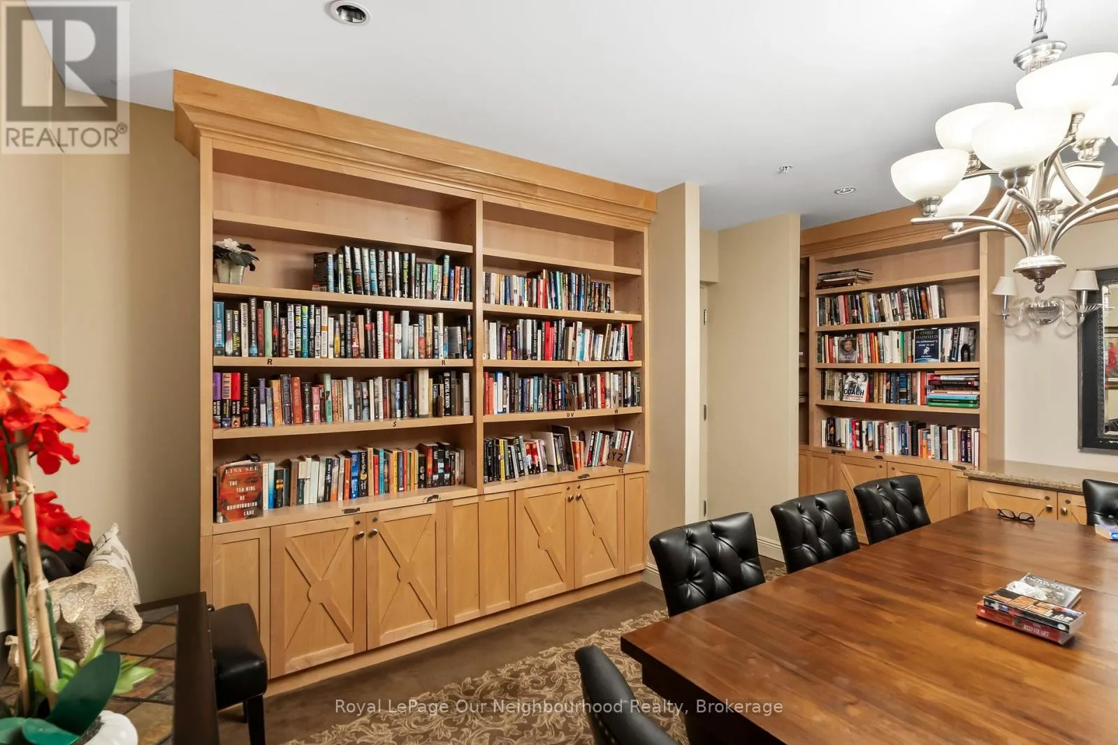 425 - 240 CHAPEL STREET #425