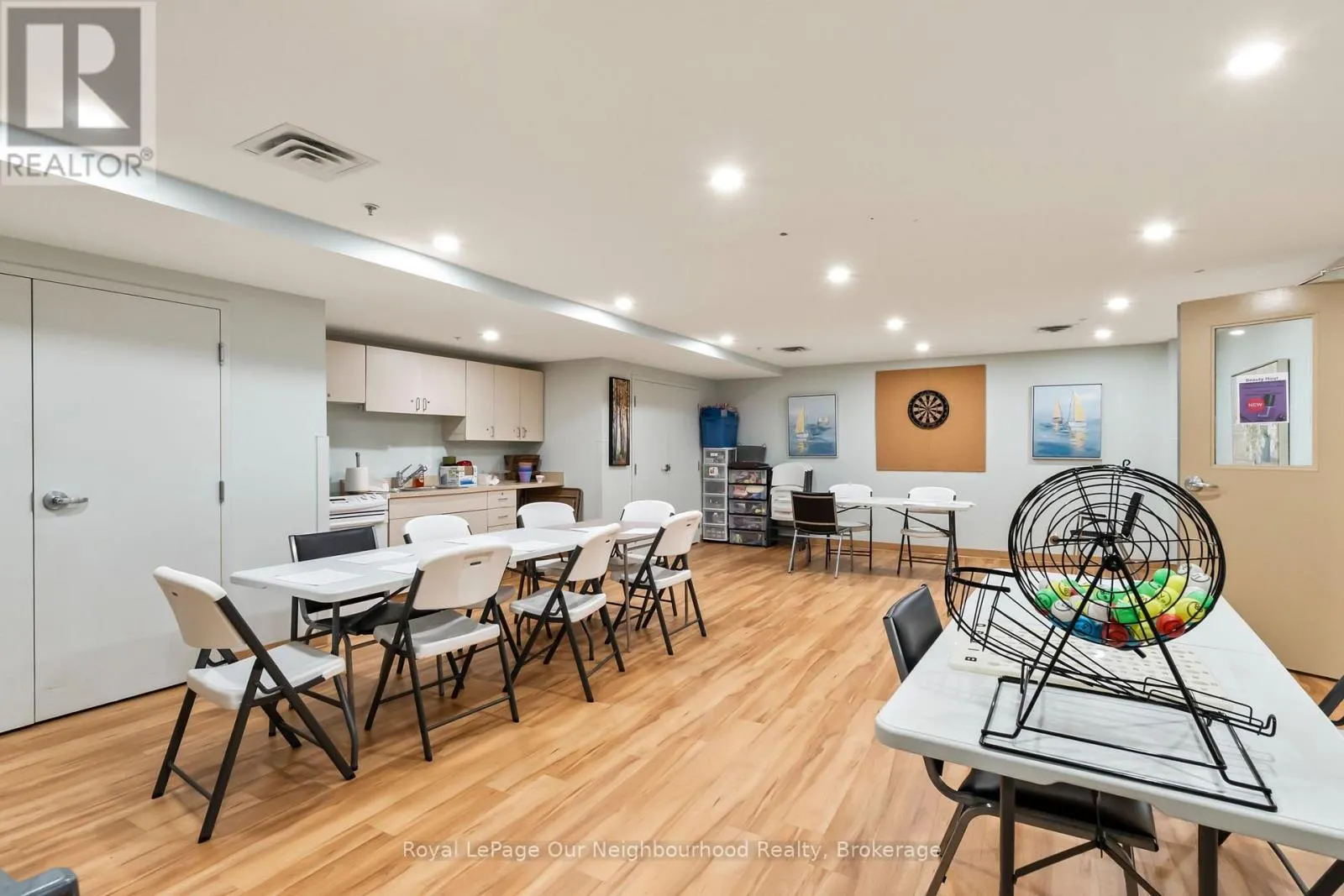 425 - 240 CHAPEL STREET #425