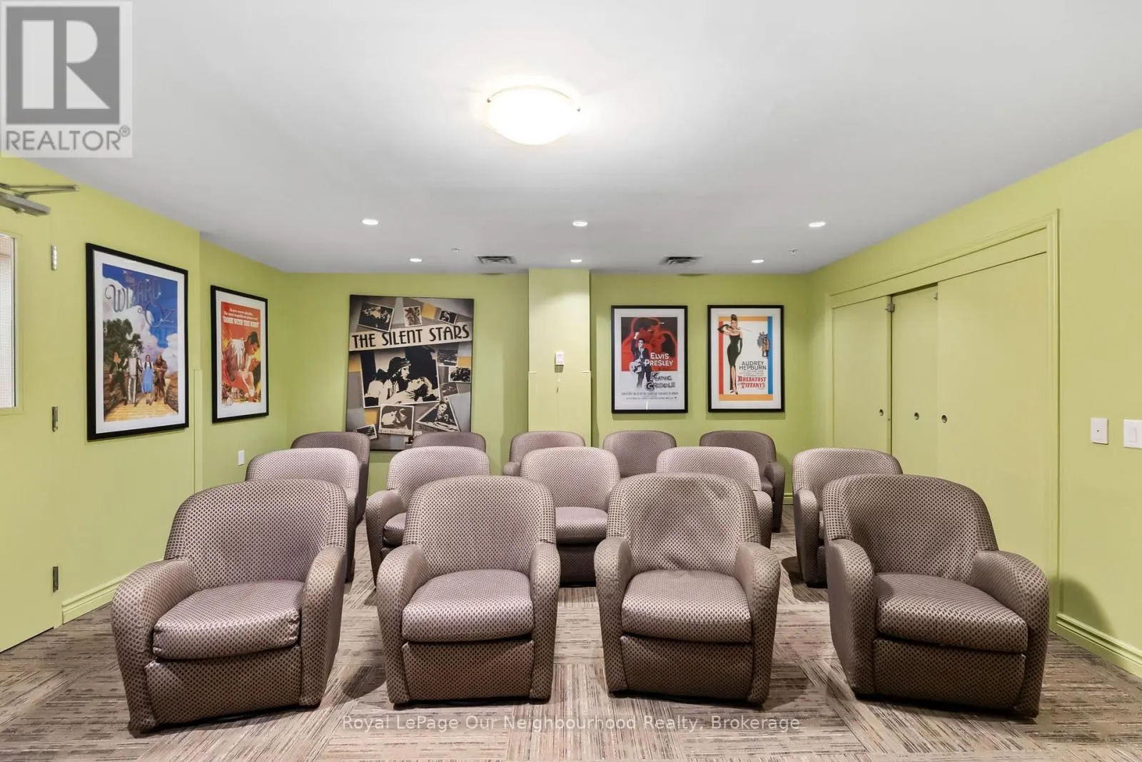425 - 240 CHAPEL STREET #425