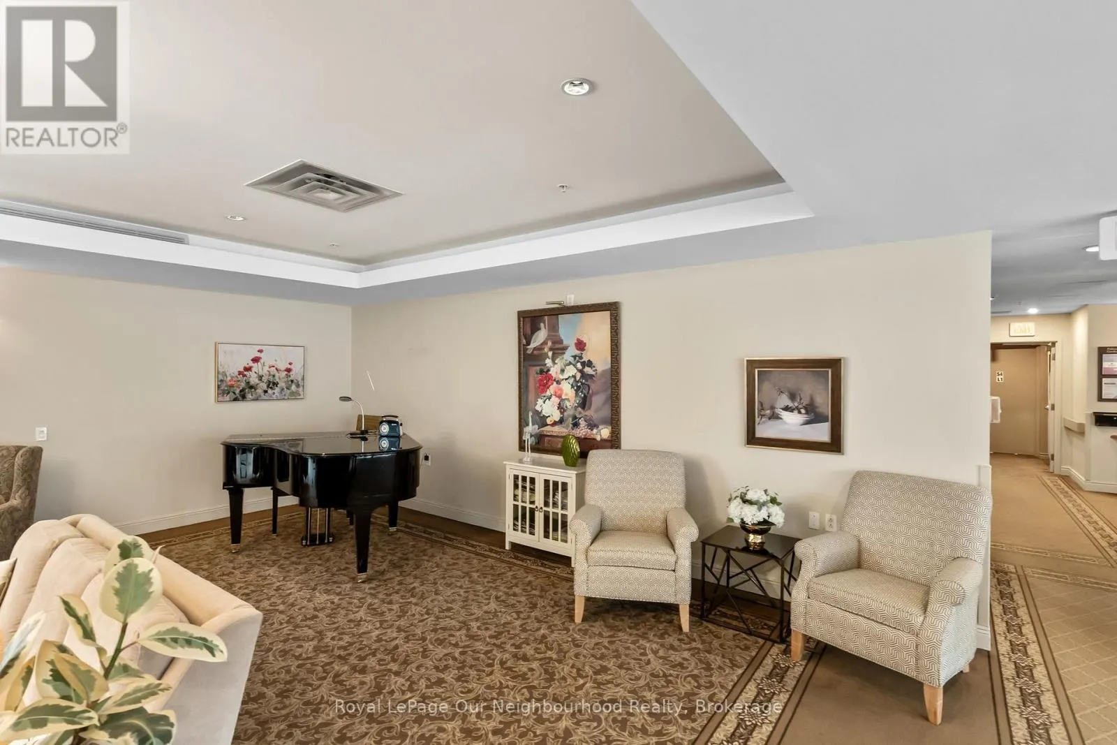 425 - 240 CHAPEL STREET #425
