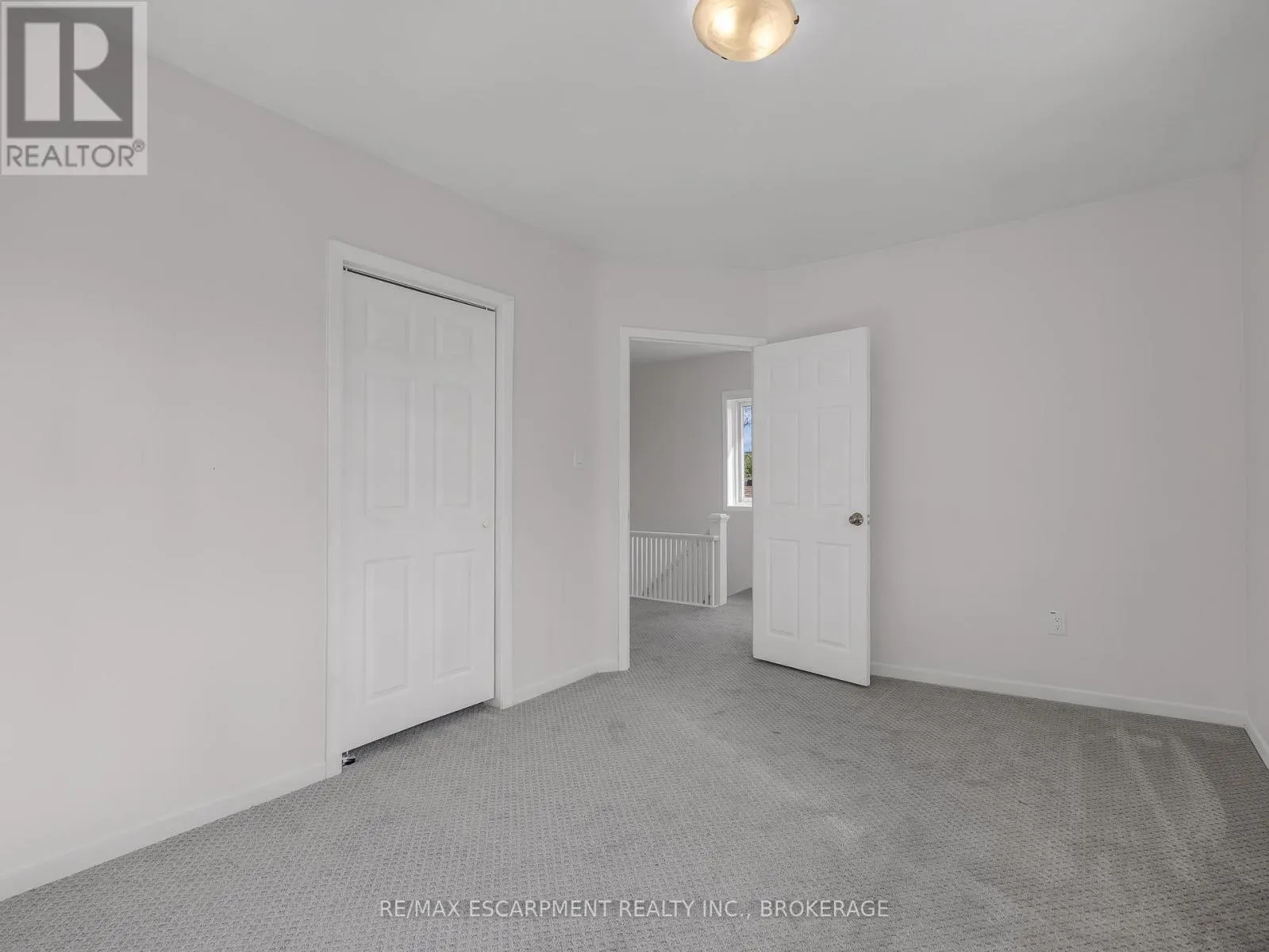 UPPER - 7 MAITLAND STREET #UPPER