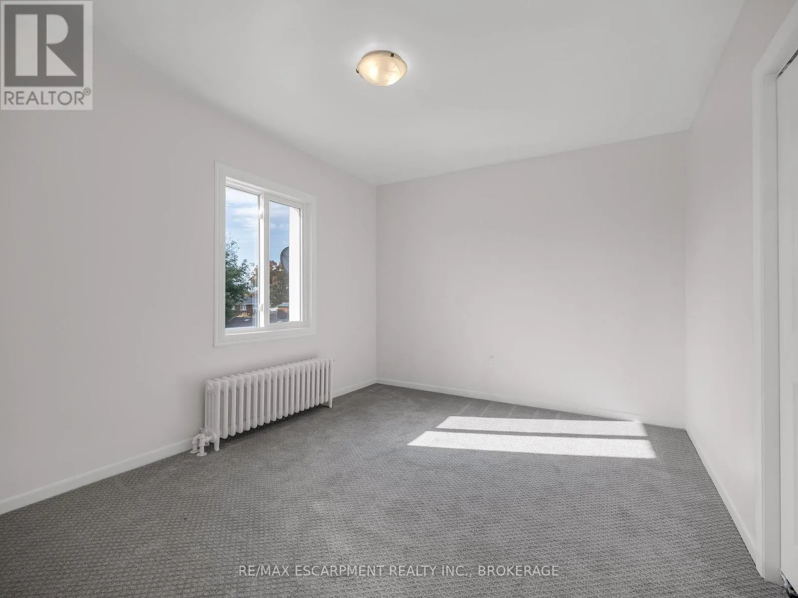 UPPER - 7 MAITLAND STREET #UPPER