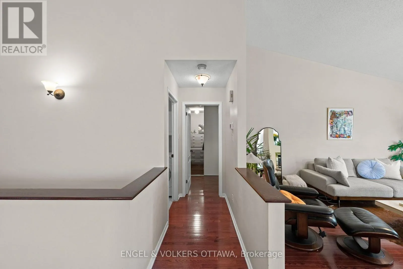 4 BURNSTEAD CRESCENT