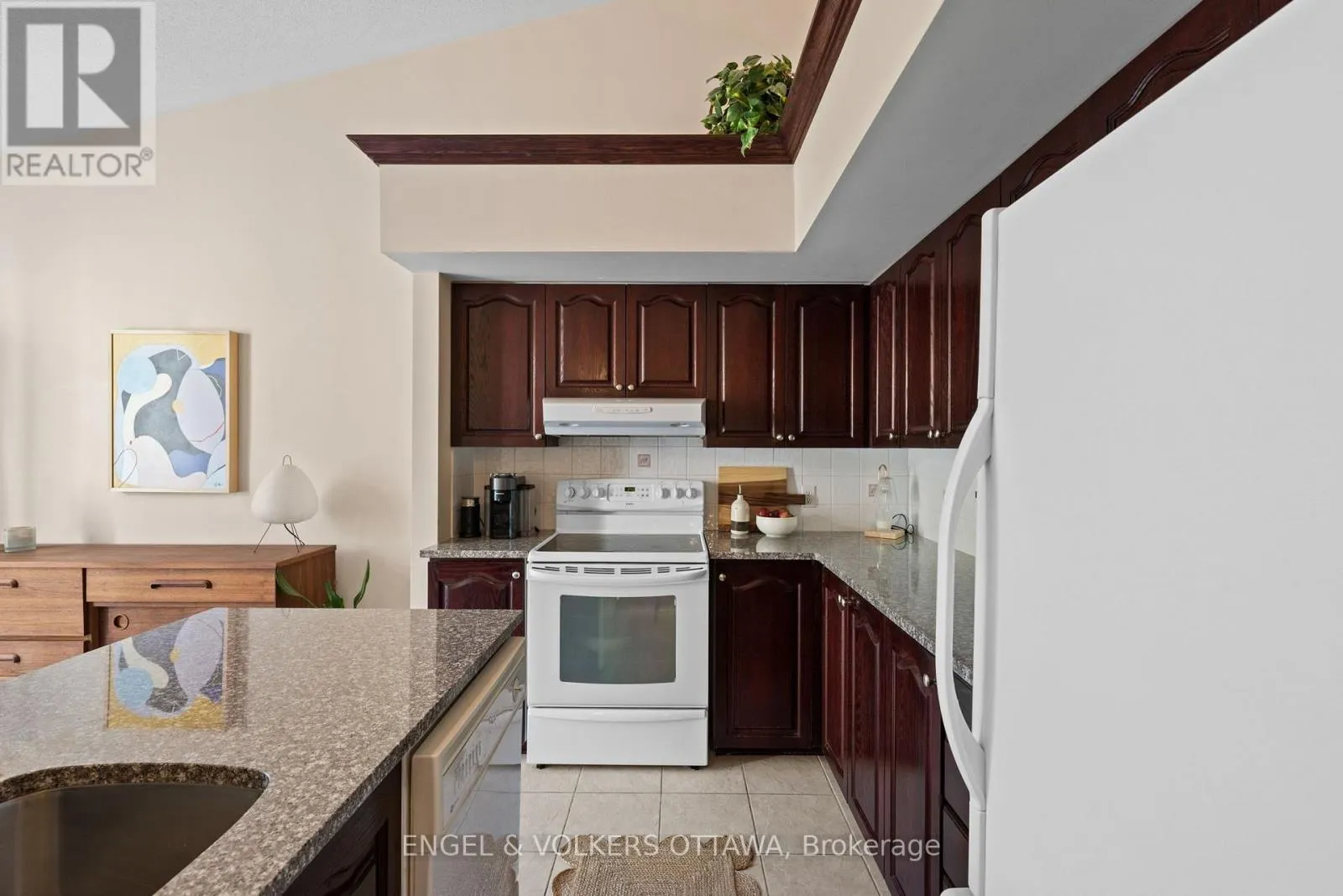 4 BURNSTEAD CRESCENT