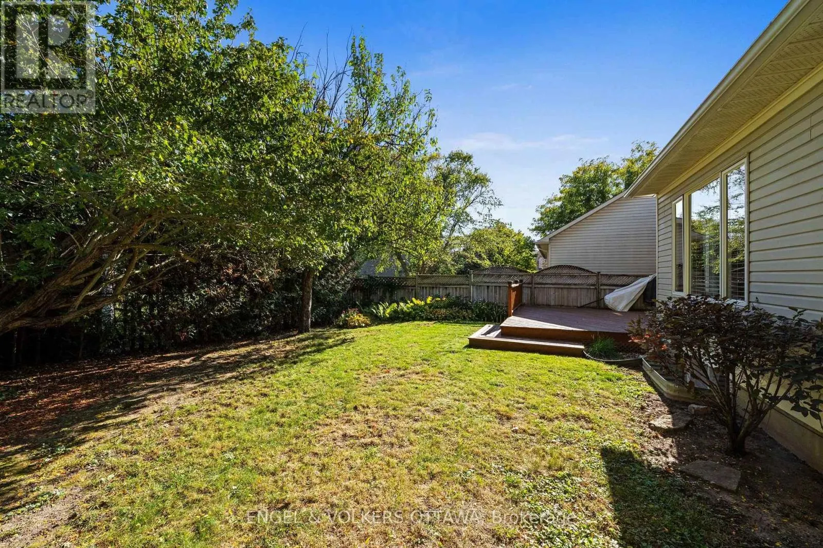 4 BURNSTEAD CRESCENT