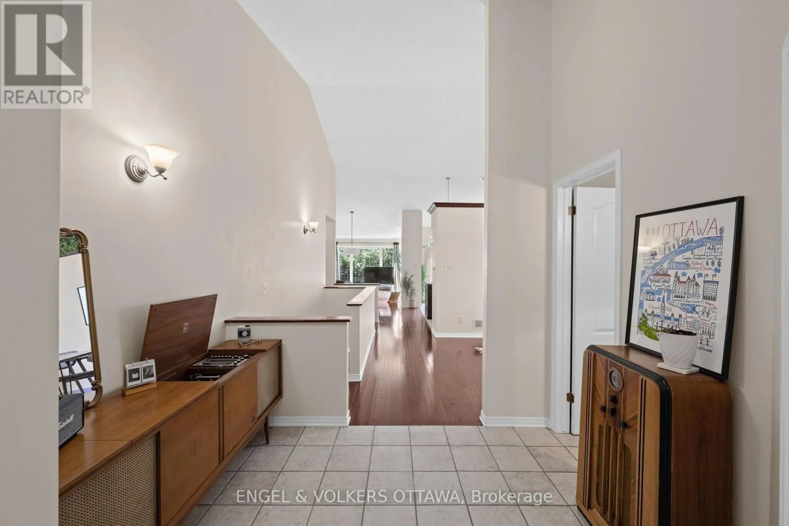 4 BURNSTEAD CRESCENT