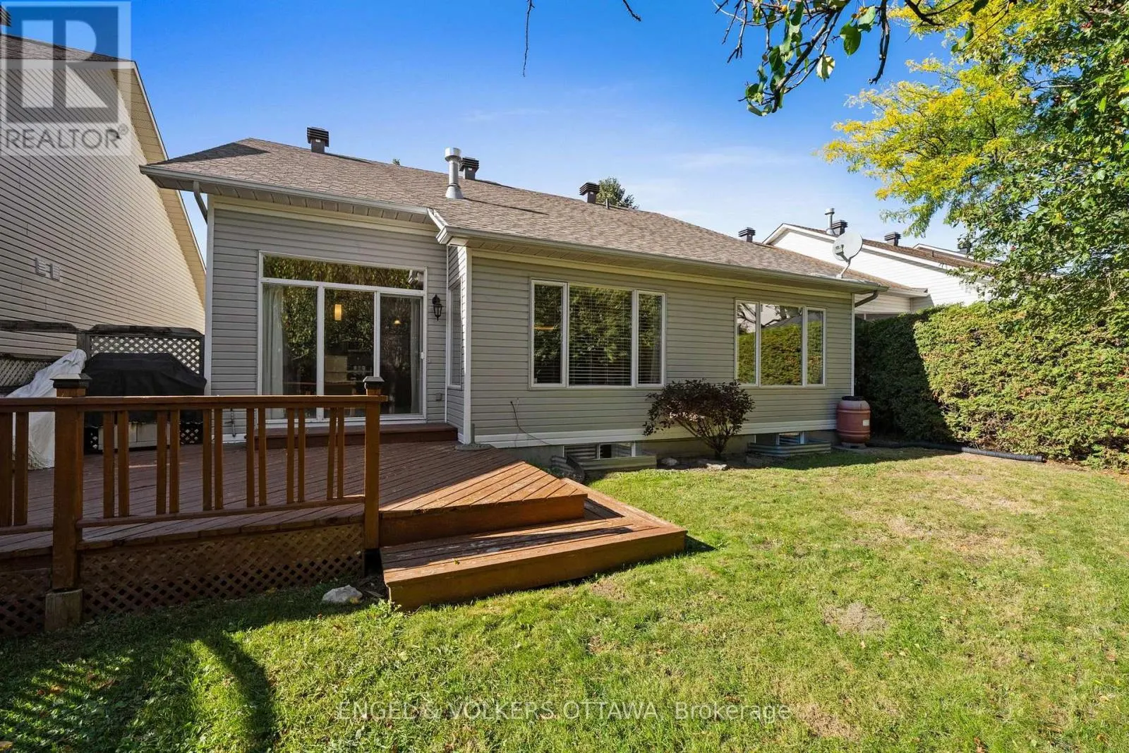 4 BURNSTEAD CRESCENT