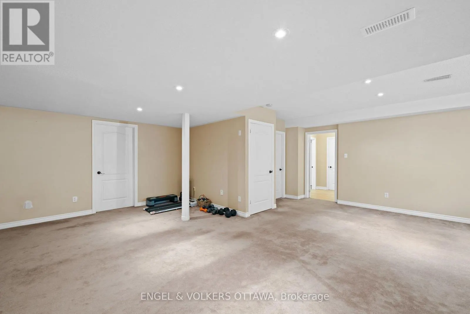 4 BURNSTEAD CRESCENT