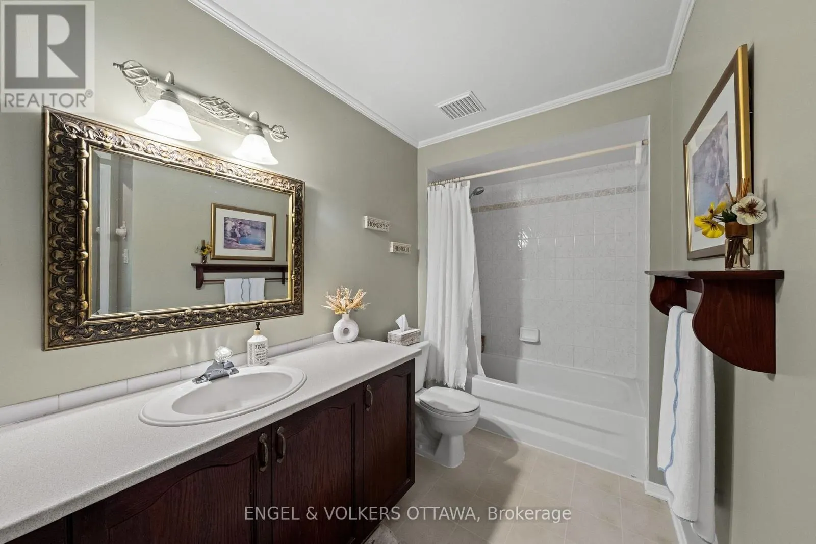 4 BURNSTEAD CRESCENT