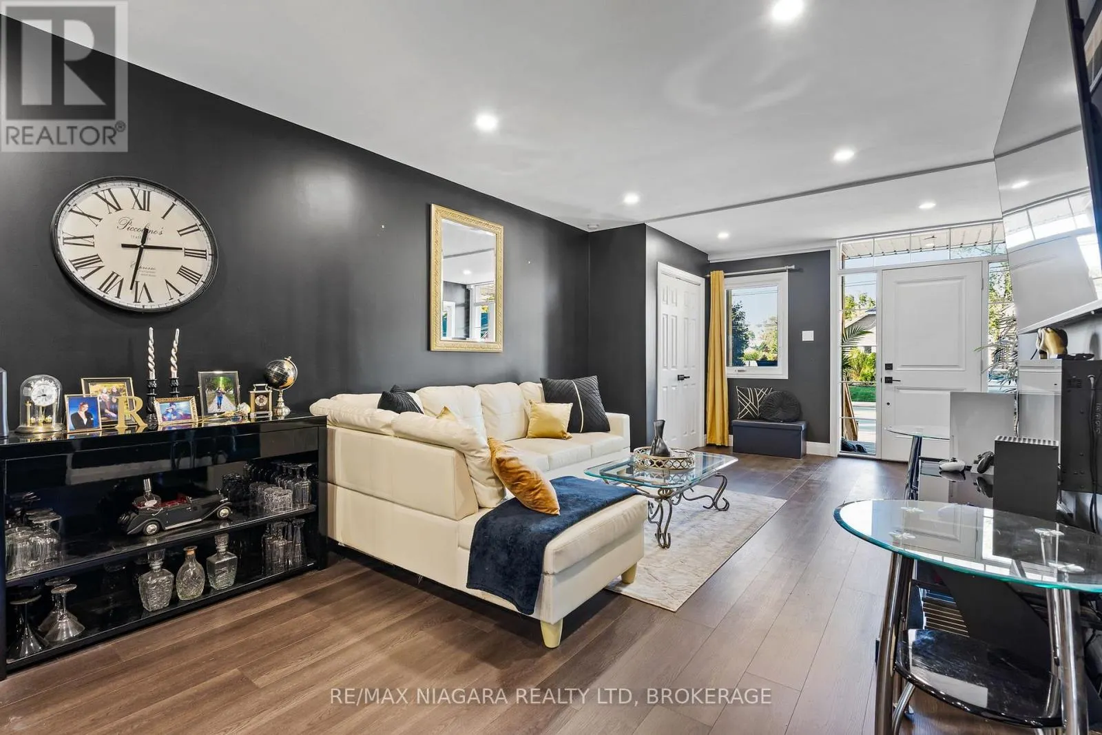 5 CADY STREET