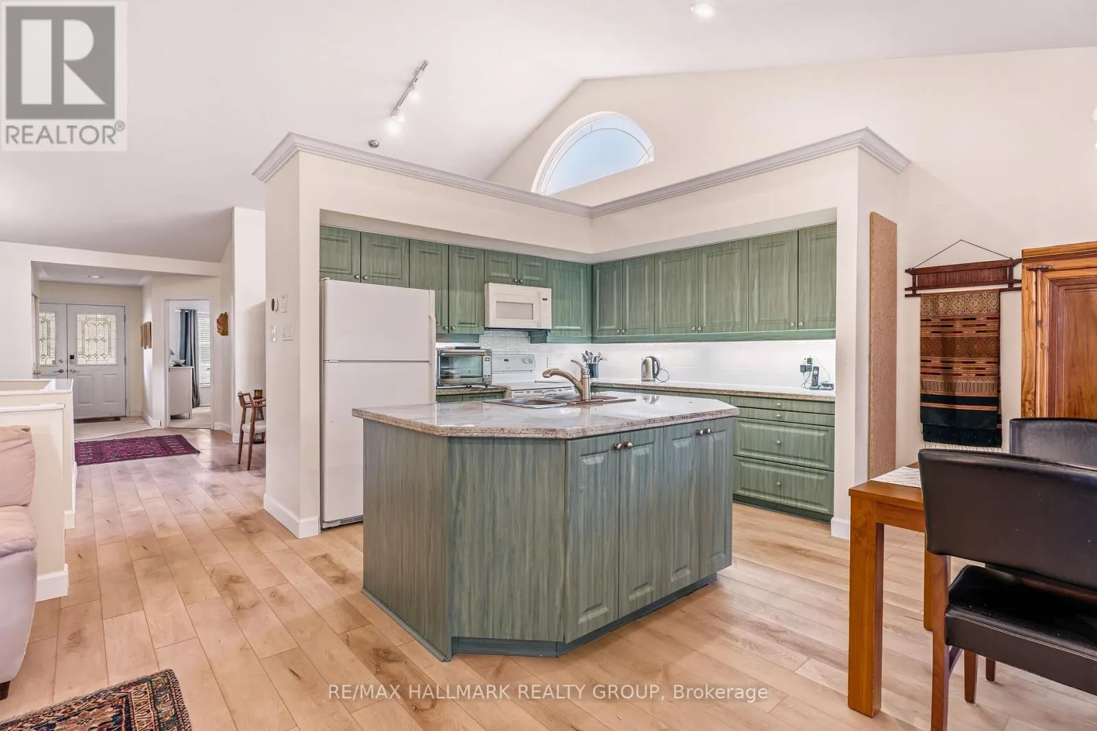 3 BURNSTEAD CRESCENT