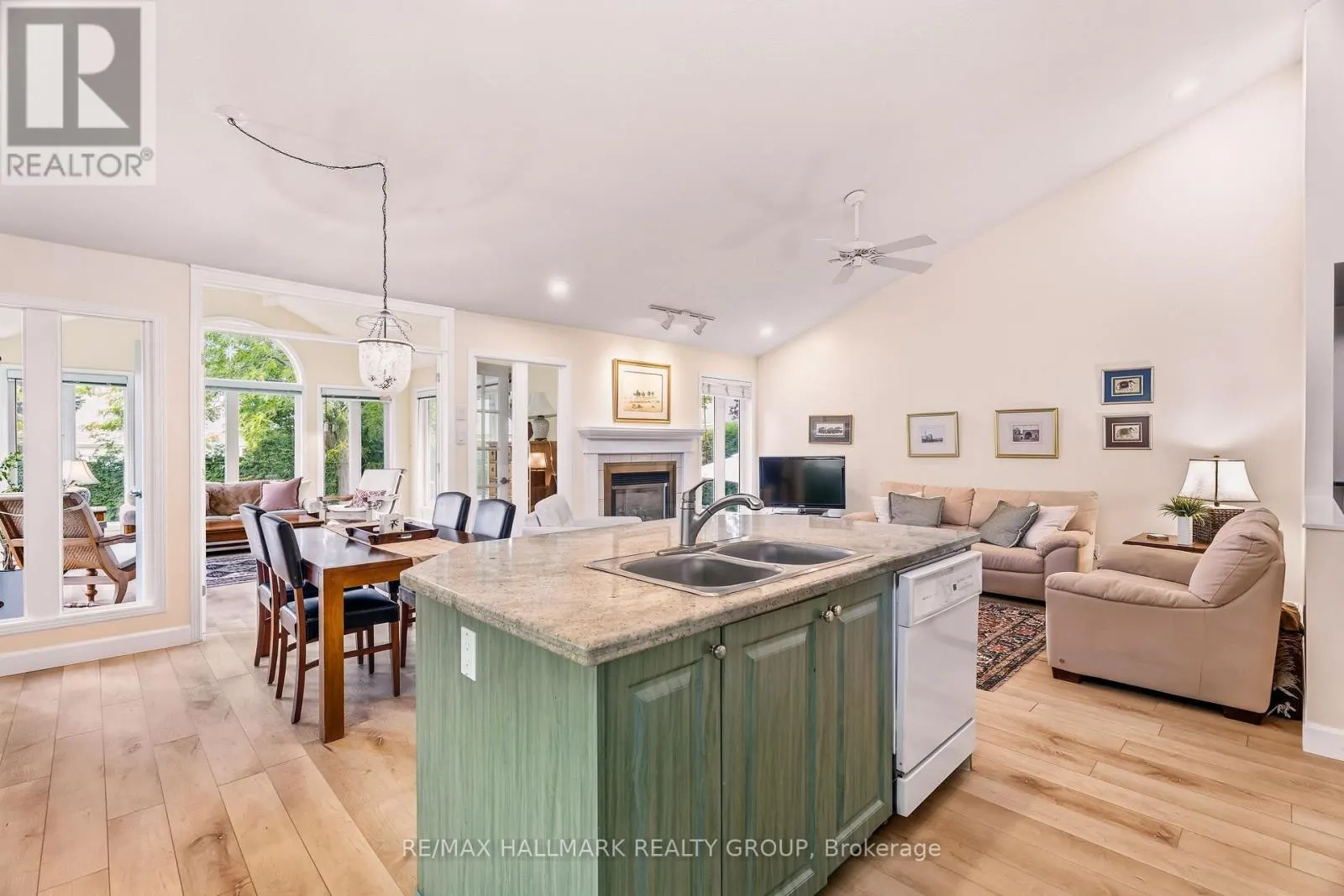 3 BURNSTEAD CRESCENT