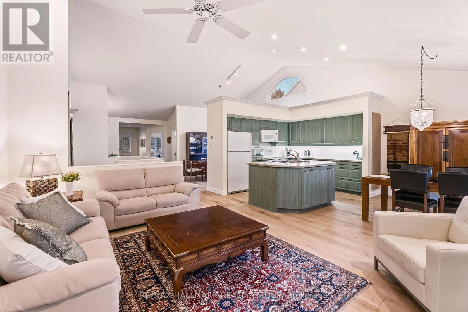 3 BURNSTEAD CRESCENT