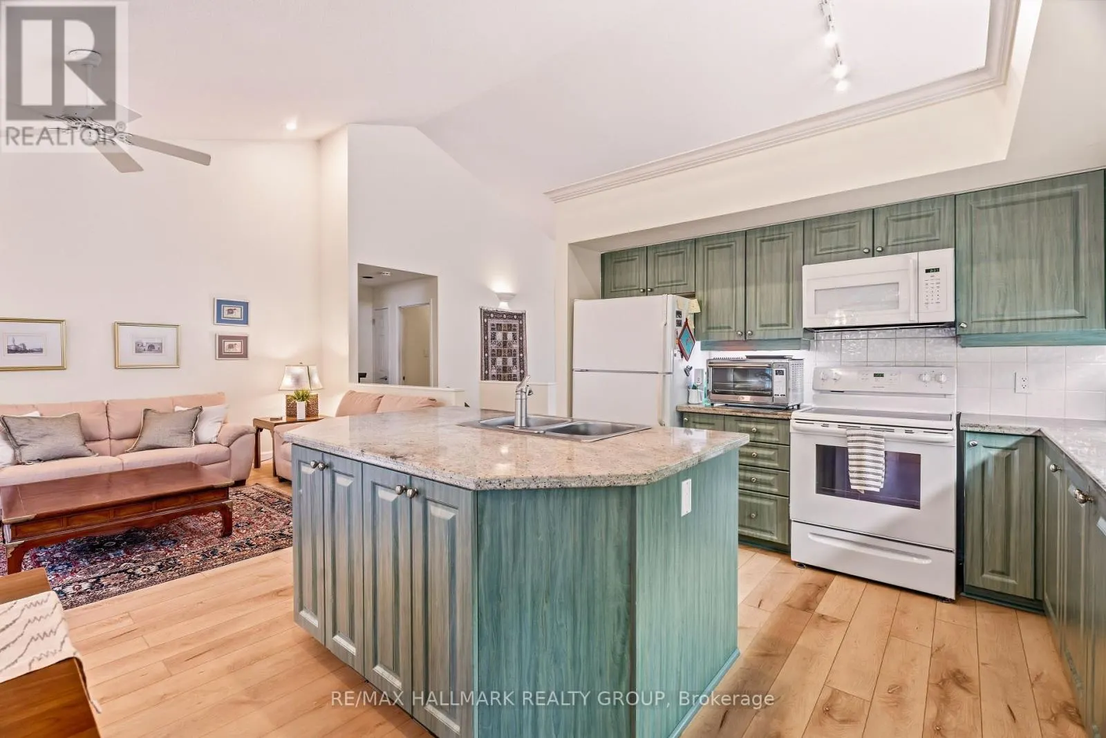 3 BURNSTEAD CRESCENT