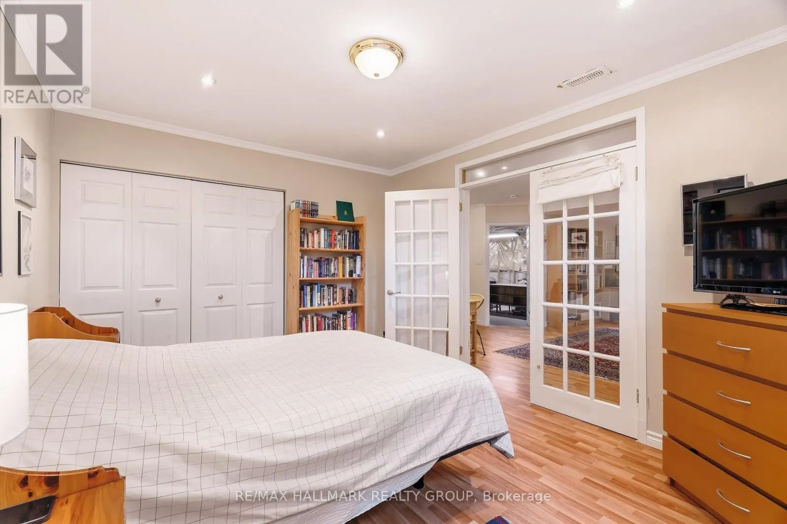 3 BURNSTEAD CRESCENT