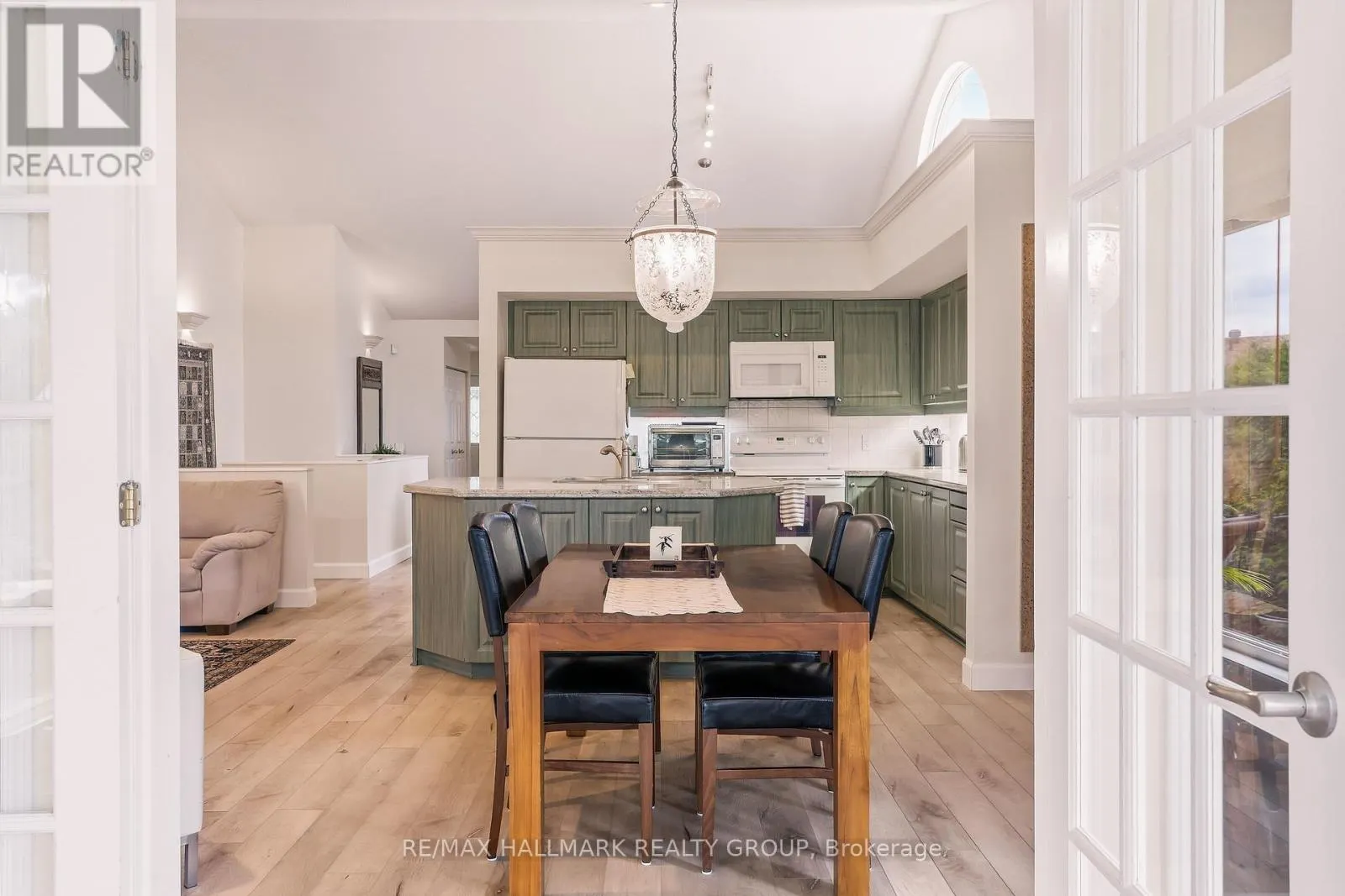 3 BURNSTEAD CRESCENT